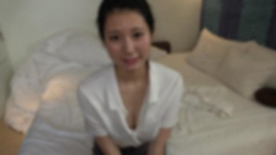 FC2-PPV-2468011 미소가 가득한 19세 F컵 미소녀.  - - 로리의 아름다운 거유의 민감한 몸을 공격하여 대량의 물총을 만들어 냈습니다.  - - 난생 처음 대량의 질내 사정으로 젖어 멍한 느낌이 드는 작은 보지.