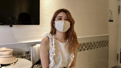 FC2-PPV-2041944 끈적 끈적한 혀와 통통한 입술로 뛰어난 페라를 과시하는 모델 얼굴의 아름다운 가슴 치과 조수 24 세 → 질내 사정