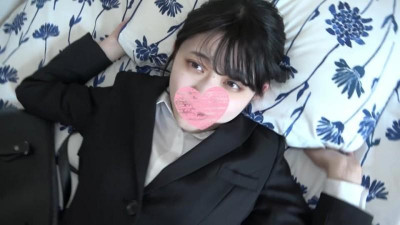 FC2-PPV-1888207 지방국 캐스터인 아이돌급 미소녀 유미짱.  - - 그녀는 생소한 신병복을 입고 괴로워하며 기절한다.  - - 그녀는 작은 보지에서 많은 양의 물총과 두 번의 질내 사정을했습니다.
