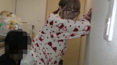 FC2-PPV-1745198 [없음, 개인촬영, 질내사정] 집에서 이물질과 자지를 삽입하고 질내사정하는 20대 전문대생